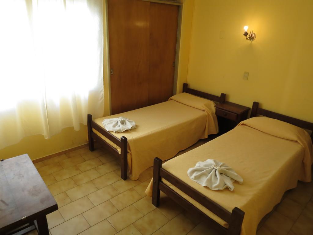 Hotel Arenales Villa Carlos Paz Bilik gambar