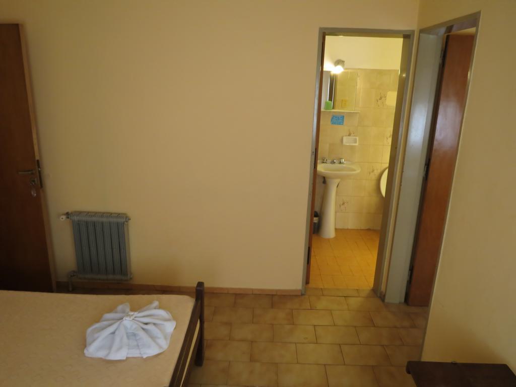 Hotel Arenales Villa Carlos Paz Bilik gambar